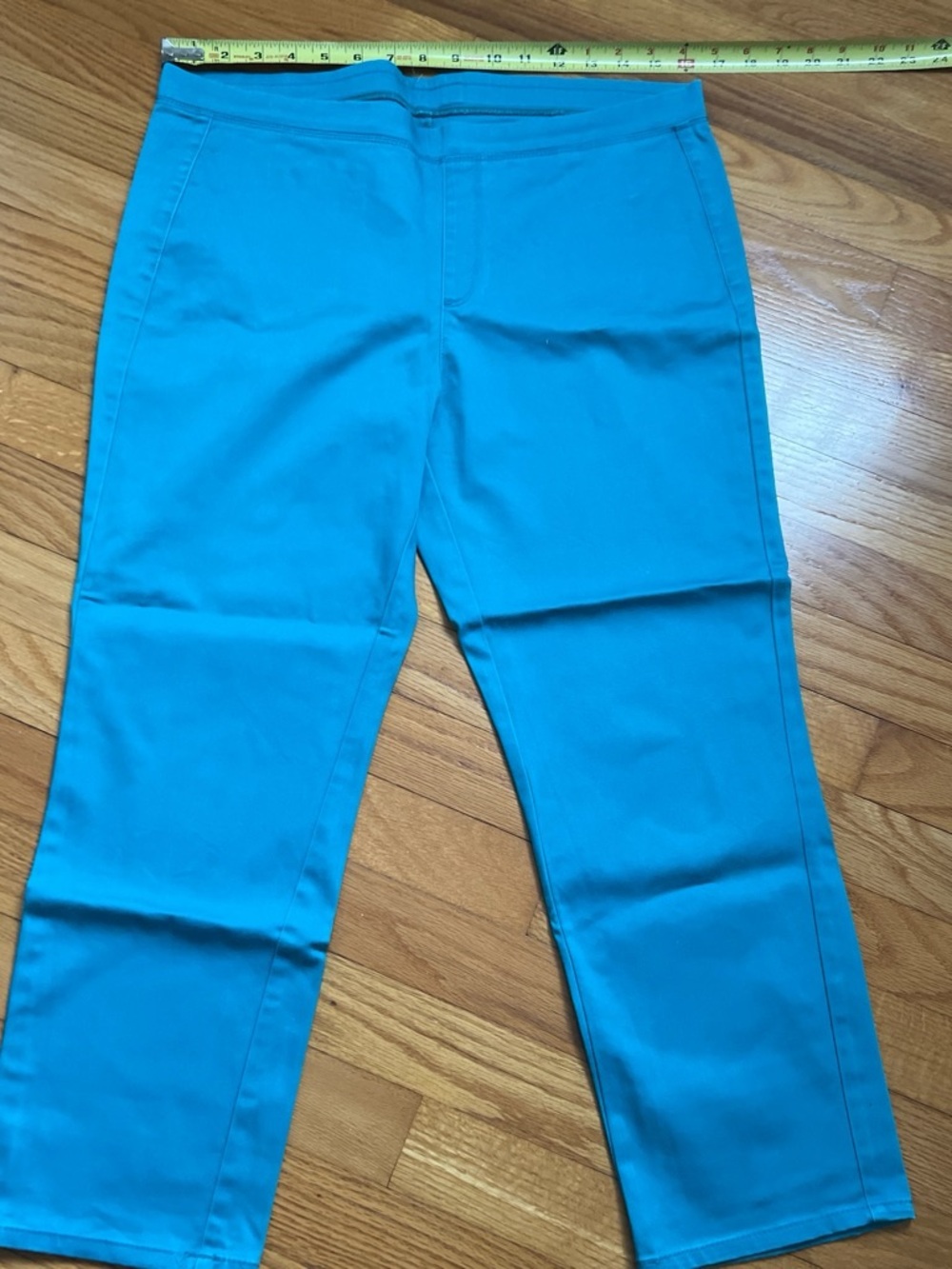 Uniqlo Turquoise Capris